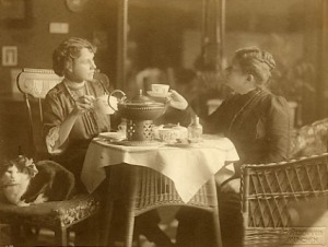 Composer Amy Beach (right), Marcella Craft, and cat warily eyeing photographer H. Wiedenmann, 1913. Courtesy University of New Hampshire Library.